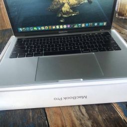 2019 MacBook Pro Retina Touch Bar