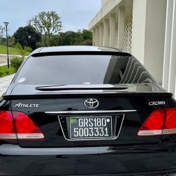 Toyota Crown Athlete Black Edition