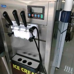 Ice Cream Machine 