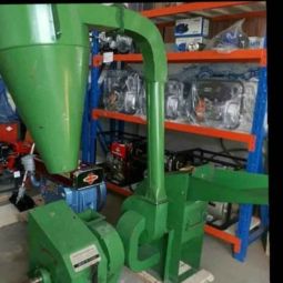 Mashine za kusaga na kukoboa zipo Size 50 na 75 zikiwa complete